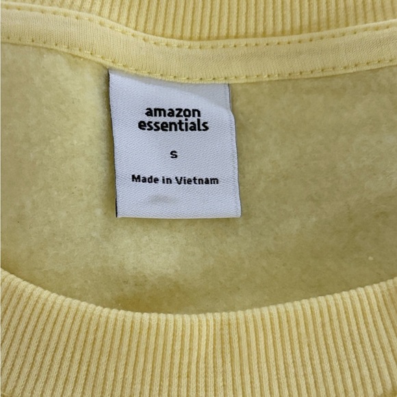 NWT Amazon Essentials Light Yellow Crewneck Sweatshirt - Picture 5 of 5